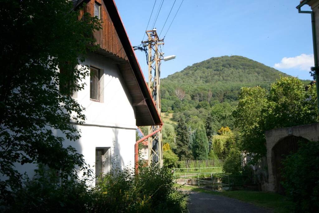 Pobyt V Chko Ceske Stredohori Pod Horou Milesovkou Villa Teplice Bagian luar foto
